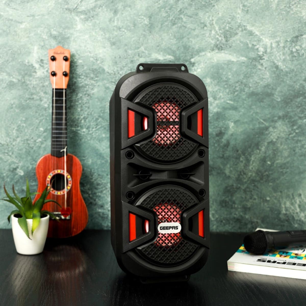 geepas-rechargeable-speaker-gms11187